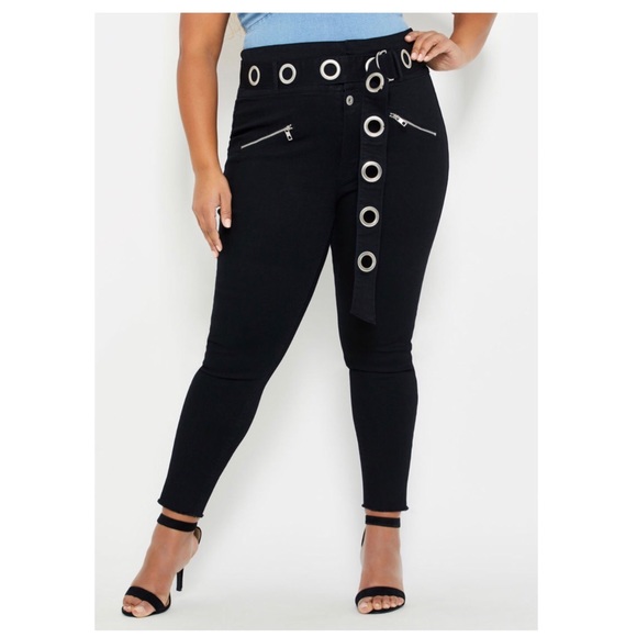 Edgy Grommet Belted Skinny High Waist Jeans - Picture 2 of 6